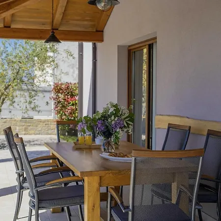 Villa Ingrid In - Haus Fuer 6 Personen