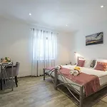 Ingrid In - Haus Fuer 6 Personen ブゼト